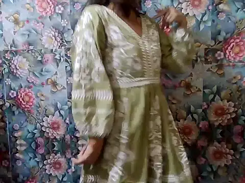 maira 33 online show from November 7, 2025, 3:23 pm