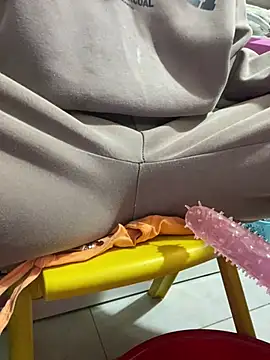 Snapshot of LunoChucki chatting on February 2, 2026, 1:04 am LunoChucki online show from February 2, 2026, 1:04 am