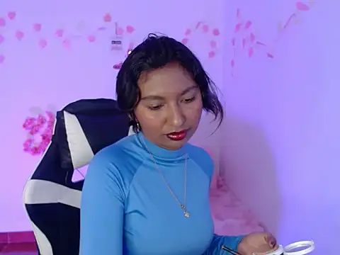 Snapshot of Samanta_777 chatting on December 5, 2025, 7:32 pm Samanta 777 online show from December 5, 2025, 7:32 pm