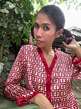 Snapshot of bellaUtops chatting on February 5, 2026, 6:51 am bellaUtops online show from February 5, 2026, 6:51 am