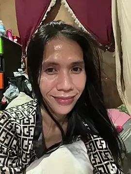bellaUtops online show from May 16, 2026, 3:25 am