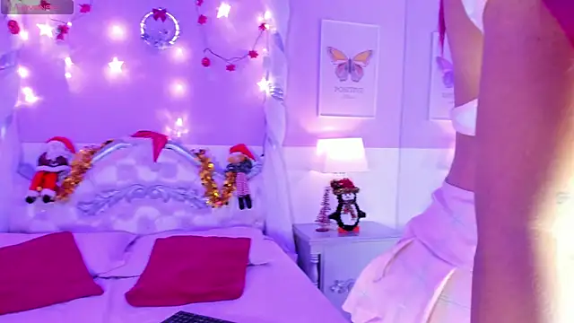 Snapshot of BellaBlazze chatting on December 22, 2025, 12:02 pm BellaBlazze online show from December 22, 2025, 12:02 pm