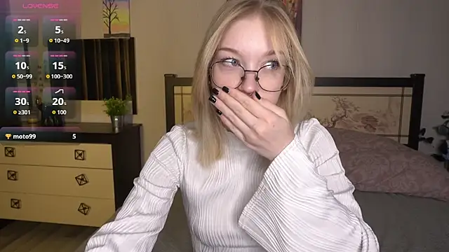 ShanelTunon online show from November 14, 2025, 8:07 pm