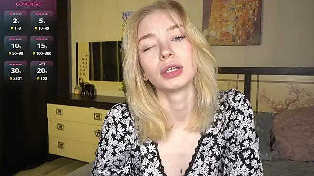 ShanelTunon online show from November 16, 2025, 8:03 pm