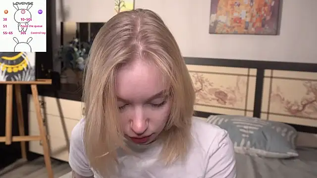 ShanelTunon online show from November 27, 2025, 7:05 pm