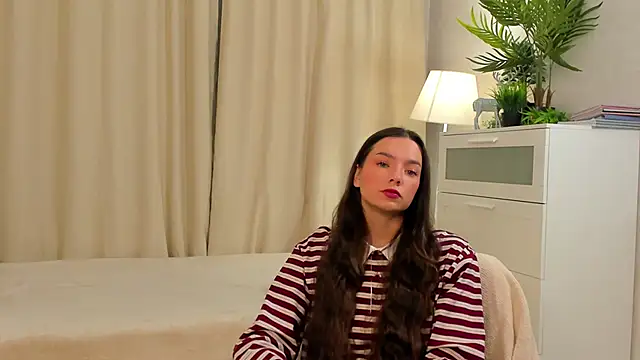 Snapshot of LupitaPicazo chatting on November 3, 2025, 1:23 pm LupitaPicazo online show from November 3, 2025, 1:23 pm