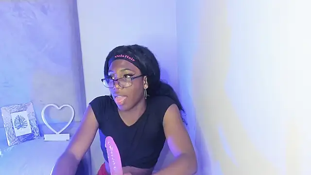 Snapshot of Shelsyissy chatting on November 8, 2025, 10:08 pm Shelsyissy online show from November 8, 2025, 10:08 pm