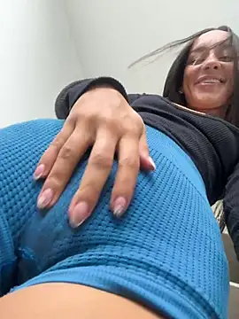 Brunettecollins05 online show from January 31, 2026, 8:18 pm