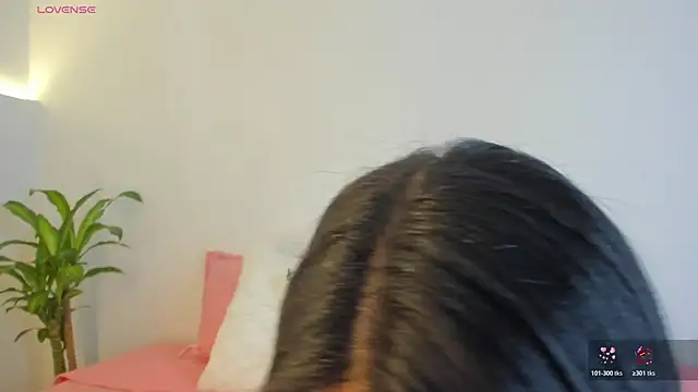 Snapshot of _Hanna_Williams_ chatting on December 4, 2025, 8:50 pm Hanna Williams online show from December 4, 2025, 8:50 pm