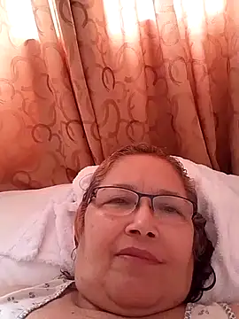 Snapshot of Cessi50 chatting on December 2, 2025, 3:40 pm Cessi50 online show from December 2, 2025, 3:40 pm