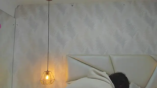 Snapshot of laurettedela_rouse chatting on November 12, 2025, 10:37 am laurettedela rouse online show from November 12, 2025, 10:37 am