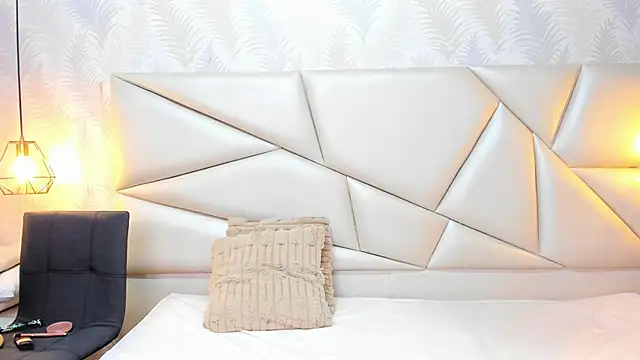 Snapshot of laurettedela_rouse chatting on November 26, 2025, 11:22 am laurettedela rouse online show from November 26, 2025, 11:22 am