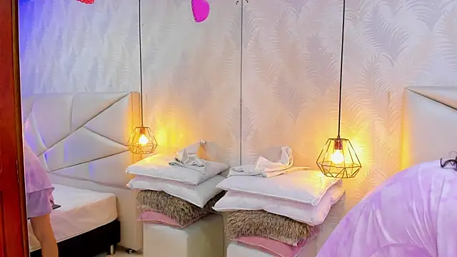 Snapshot of laurettedela_rouse chatting on December 3, 2025, 10:57 am laurettedela rouse online show from December 3, 2025, 10:57 am