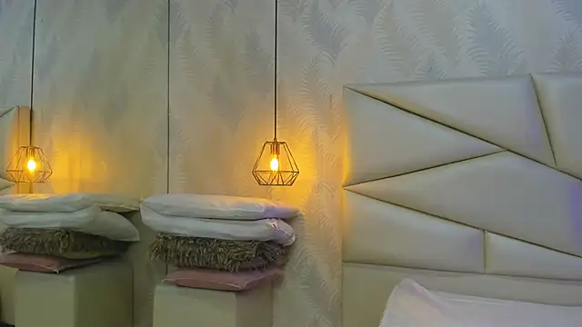 Snapshot of laurettedela_rouse chatting on December 5, 2025, 10:02 am laurettedela rouse online show from December 5, 2025, 10:02 am