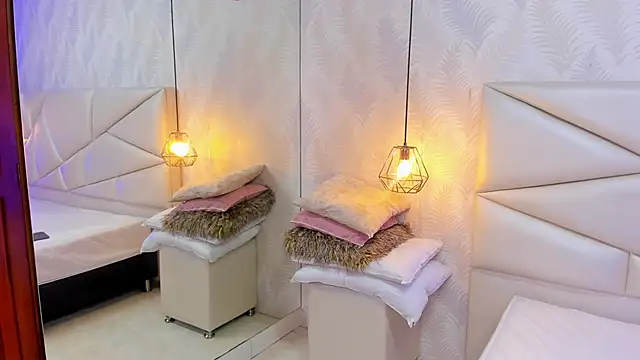 Snapshot of laurettedela_rouse chatting on December 14, 2025, 9:58 am laurettedela rouse online show from December 14, 2025, 9:58 am