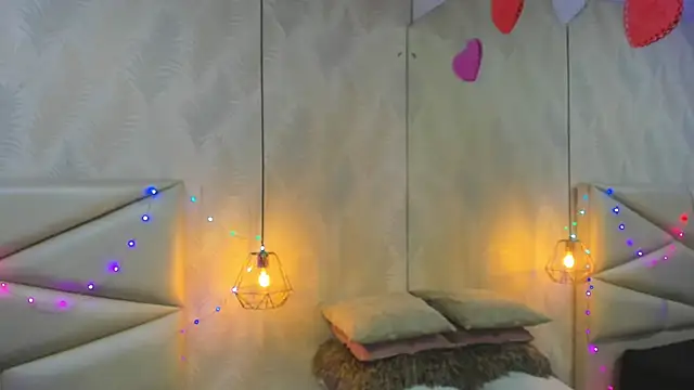 laurettedela rouse online show from December 21, 2025, 10:44 am