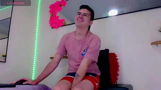 Sebastian Loaiza online show from December 15, 2025, 1:04 pm