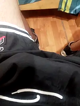 Snapshot of Elpichulotote20 chatting on February 18, 2026, 12:28 am Elpichulotote20 online show from February 18, 2026, 12:28 am