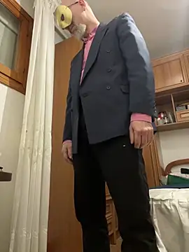 Snapshot of men1967 chatting on February 16, 2026, 11:23 pm men1967 online show from February 16, 2026, 11:23 pm