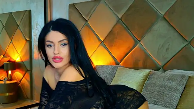 Snapshot of Myla-b chatting on February 19, 2026, 7:21 pm Myla-b online show from February 19, 2026, 7:21 pm