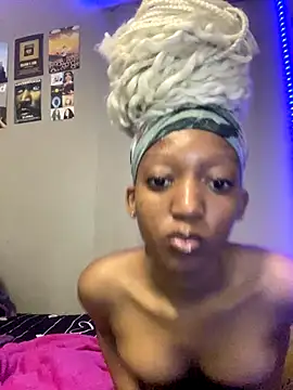 Snapshot of Freaky-E chatting on November 10, 2025, 12:15 pm Freaky-E online show from November 10, 2025, 12:15 pm