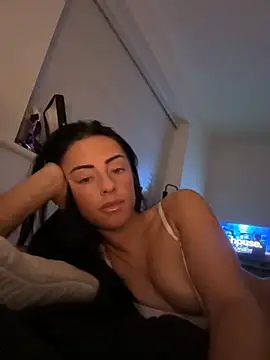 Snapshot of Bethrae25 chatting on December 4, 2025, 7:44 pm Bethrae25 online show from December 4, 2025, 7:44 pm