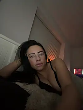 Snapshot of Bethrae25 chatting on January 6, 2026, 6:22 pm Bethrae25 online show from January 6, 2026, 6:22 pm