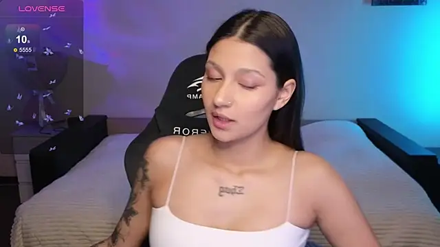 Nikol Goldysss online show from November 8, 2025, 2:12 am