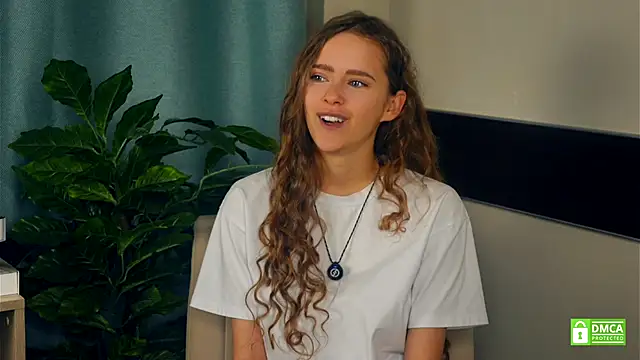 Snapshot of ErynTing chatting on November 4, 2025, 9:19 am ErynTing online show from November 4, 2025, 9:19 am