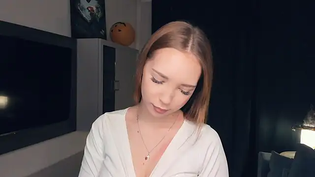 MerlePalaia online show from November 12, 2025, 9:14 pm