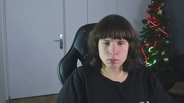 Snapshot of CutieKai_ chatting on December 21, 2025, 10:06 pm CutieKai online show from December 21, 2025, 10:06 pm