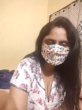 Snapshot of mouni499 chatting on December 16, 2025, 5:18 pm mouni499 online show from December 16, 2025, 5:18 pm