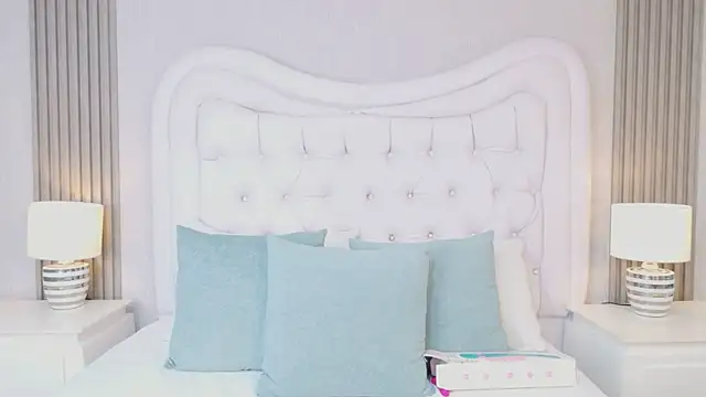 ScarlettPetrova online show from April 1, 2026, 11:22 am