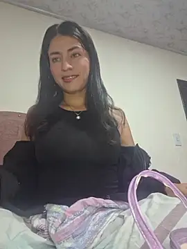 GISELLA   online show from December 3, 2025, 11:08 am