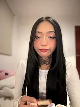 JIORYOvO online show from November 3, 2025, 3:19 am