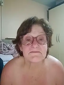 cremiudes online show from November 8, 2025, 9:02 pm