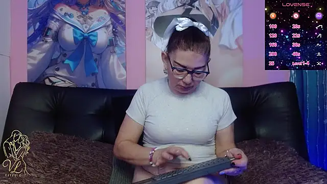 ESTEFANIA 344 online show from June 18, 2026, 4:11 pm