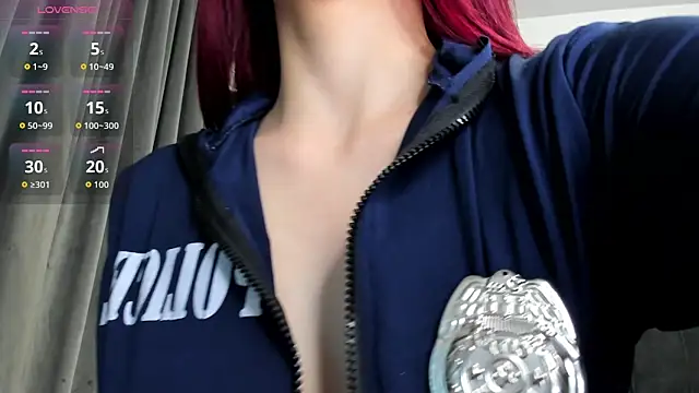 ScarletFlamee online show from November 10, 2025, 8:41 pm