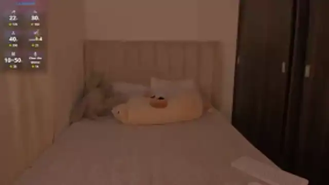 bergmanamii online show from February 15, 2026, 9:55 pm