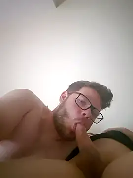 Snapshot of Purple_Mario chatting on December 21, 2025, 5:31 pm Purple Mario online show from December 21, 2025, 5:31 pm