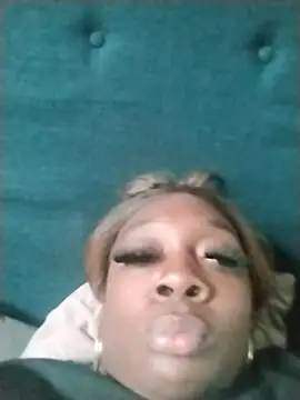 Snapshot of BiancaClarkson chatting on November 11, 2025, 7:25 pm BiancaClarkson online show from November 11, 2025, 7:25 pm