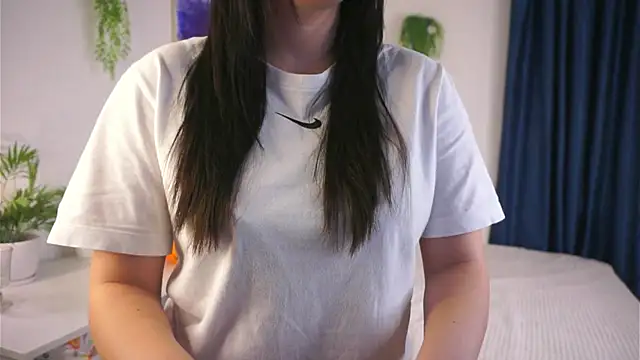 KittyVices online show from November 3, 2025, 3:46 pm