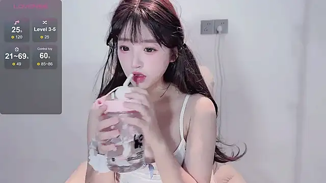 Snapshot of Yaiyigirl chatting on November 7, 2025, 4:29 pm Yaiyigirl online show from November 7, 2025, 4:29 pm