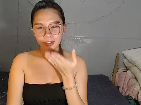 hotsexyreb online show from December 14, 2025, 11:04 am