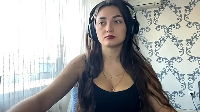 TwotyBright online show from November 4, 2025, 8:02 am