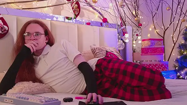 Mark Glover online show from December 17, 2025, 3:29 pm