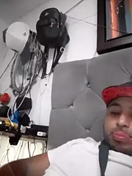KARNEs24666 online show from June 26, 2026, 7:24 am