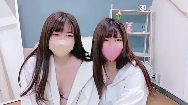 Snapshot of oto-X-cup chatting on November 4, 2025, 12:04 pm oto-X-cup online show from November 4, 2025, 12:04 pm