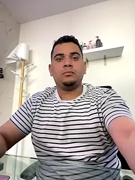 Snapshot of Dante_Valcur chatting on November 10, 2025, 12:37 pm Dante Valcur online show from November 10, 2025, 12:37 pm