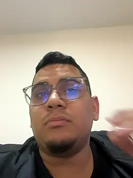 Snapshot of Dante_Valcur chatting on December 14, 2025, 3:28 pm Dante Valcur online show from December 14, 2025, 3:28 pm